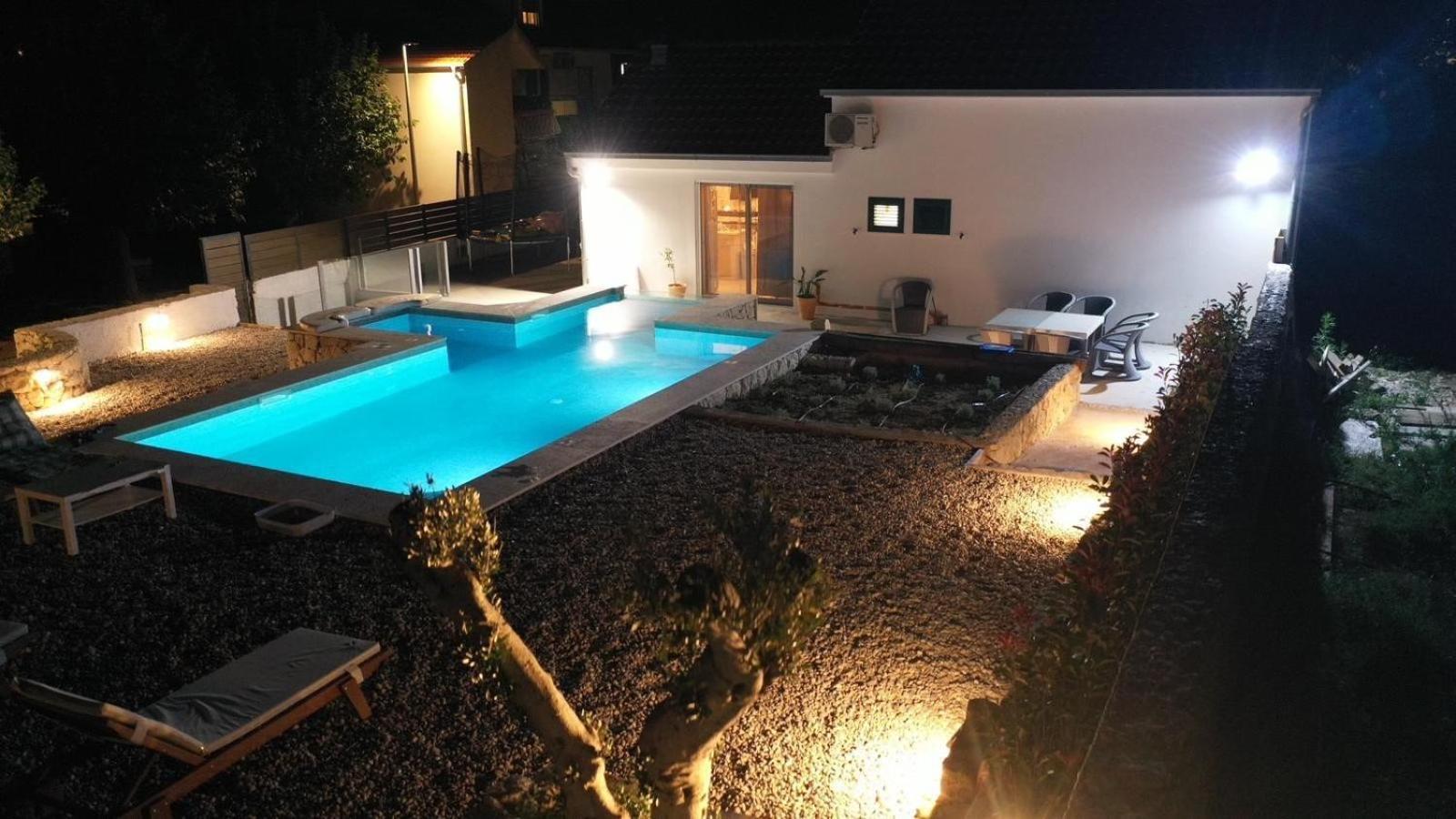 Vacation House Lavanda New! Heated Pool Zadvarje Εξωτερικό φωτογραφία